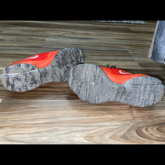 Nike basketball shoes - Picture 3 of 5